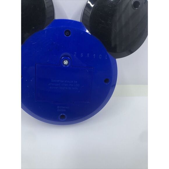 The Wonderful World Of Disney Trivia Hand Held Electronic Game Mickey Mouse - Picture 7 of 10